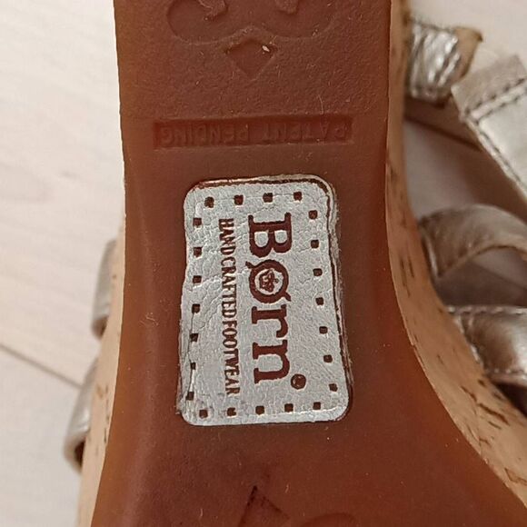 Born Women's Metallic Gold Leather Slip-On Cork Heel Wedge Sandals Size 8 - Picture 5 of 7